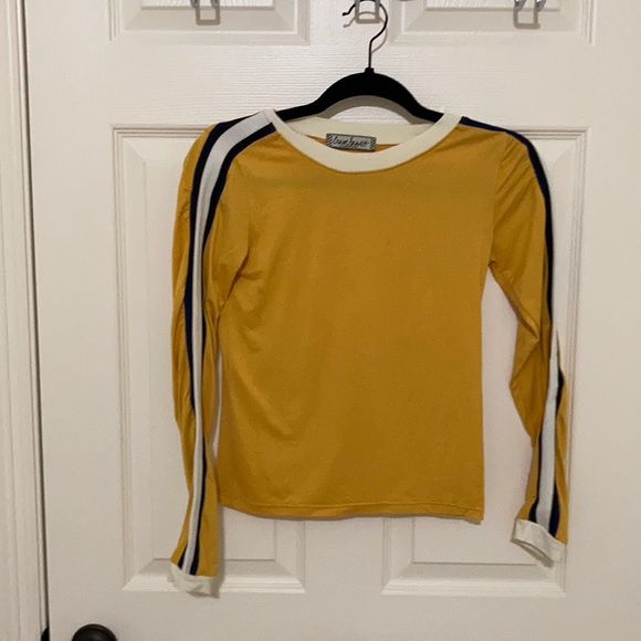 A mustard long sleeve with strips down the sides - Picture 1 of 3